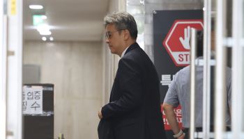 '김건희 봐주기 의혹' 檢 지휘부 1심 시작…'증거목록'부터 신경전