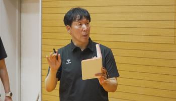 “2%라도 더 끌어올려야”…신영철 OK 감독, 일본서 세터·서브 담금질