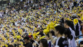프로야구, 1200만 관중 돌파...지난해보다 19경기 빨랐다
