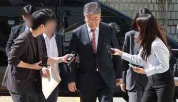 "특검 파견검사 출석 적법하냐"…공소청 출범 첫날부터 재판 '혼란'