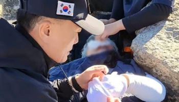 쉬는 날 설악산 찾은 소방관…추락한 60대 살렸다
