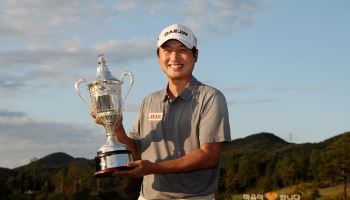 유럽투어 3승 왕정훈, KPGA 투어 첫 우승…"제네시스 대상 목표"
