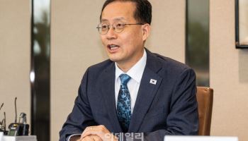 이형일, 주거·일자리·서민금융 대책 논의…초과세수 활용도 모색