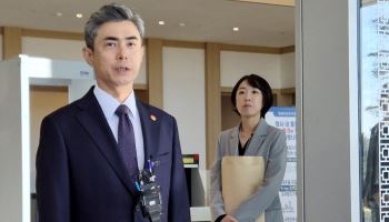 '北지뢰 대응 소극적' 비판…강신철 장관 "지뢰제거, DMZ 역사상 처음"