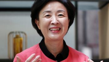 장윤금 “AI가 대신 경험해줄 순 없어…인간을 더 인간답게 만드는 교육 필요”