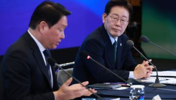 李 “녹색시장 판 짜야”…정부 1000조 지원·최태원 “220조 투자”