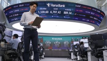 [속보]코스피, 삼전 호실적에도 하락…6800선 밑으로
