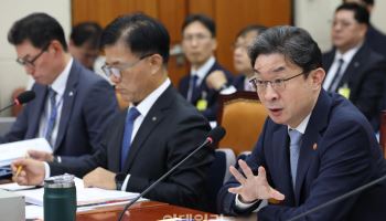 두 배 늘어난 대출 총량 목표…이억원 “가계부채 높아 총량관리 필요”