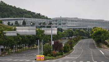 감자 도시가 AI 기지로…中, 남는 전기로 데이터센터 속도전