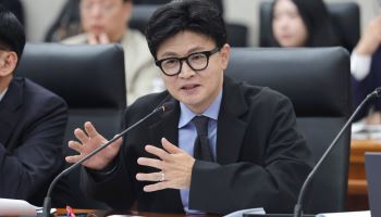 與 조계원 “金 아들, 사회 위한 노력... 韓 딸은 자료 베끼고 판매”