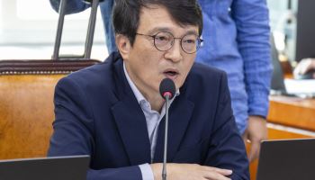 與 김의겸 “격려금 관여 안 했다는 조희대, 거짓으로 밝혀져”