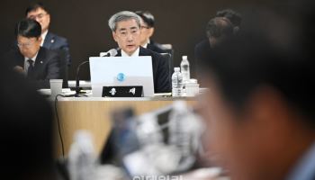 신현송 "취약차주 금리 부담…재정 통한 보완 중요"