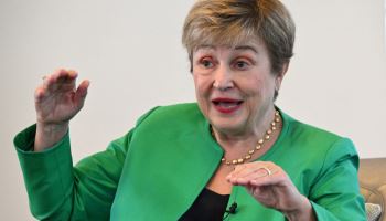 IMF 총재 "AI는 느린 쓰나미…일자리·조세 충격"