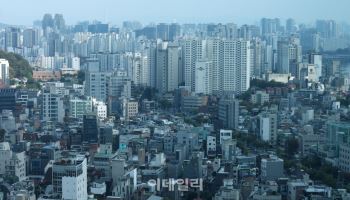 [단독]소득은 제자리, 대출은 3000만원↑…보금자리론 신혼부부 부담 ‘쑥’