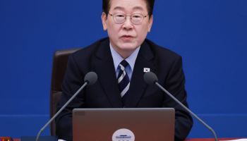 李 “한미동맹 매우 중요…굴종·사대적 태도는 지양해야”