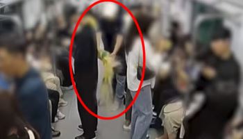  지하철 바닥에 휘발유 '콸콸'…7초 만에 벌어진 일