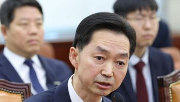 與윤건영 "김지용 후보자, 독직폭행 사건서 비겁한 선택 드러나"