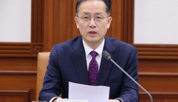 이형일, G20서 국제무대 데뷔전…면담 요청 쇄도에 ‘숨 가쁜’ 일정