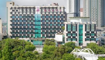 동대문구청 청사서 30대 직원 추락해 숨져…경찰 수사
