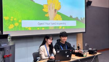 다이나믹솔루션, 국내 최초 AI ·BCI 기반 재활 로봇손 개발… WCNR서 시연