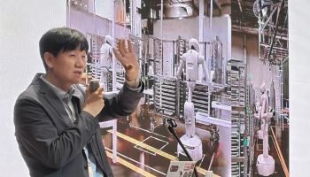 4kg 철판도 척척…LG 로봇, 공장 일 배운다
