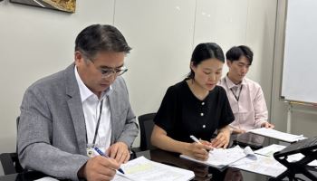 “무슨 일로 여기까지?”…韓 공무원들에 라이베리아 국세청장 ‘화들짝’