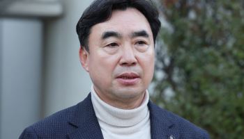 ’입법청탁 뇌물' 윤관석, 2심 징역형의 집유…1심 무죄 뒤집혀