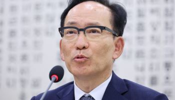 ‘李 재판 중단’ 두고 격돌, 野 “법관 다 드러누워”·與 “헌법에 따라 판단”