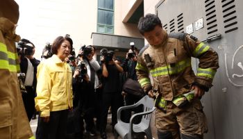 ‘소방 재정 빨대’ 발언에 與는 사과... 추미애는 부천 화재 현장으로
