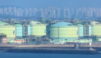 중동산 LNG 수입 66% 급감…북미산은 2배 늘어