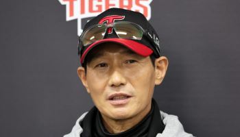 '벼랑 끝' 염경엽 LG 감독 “불펜 잘 막았지만 추가점 못 뽑았다”