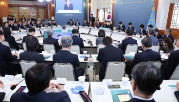 李, 23일 규제합리화위 2차 회의 주재…첨단산업·창업 규제 손본다