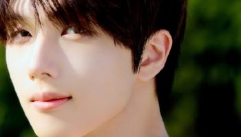 NCT 지성, LG 준PO 3차전 시구…“승리의 기운도 두 배”