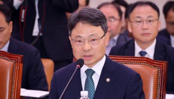 산불진화헬기 도입도 관리도 부실…여·야, 산림청 질타