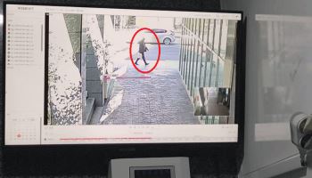 기름통 들고 '유유히'…역삼 방화범, 범행 동기 묻자 "사기쳐서" (영상)