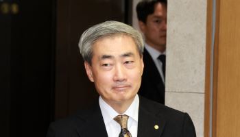 신현송 "올해 성장률  8월 전망 상당폭 웃돌 것…대외불확실성도 커져"