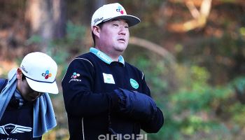 짧은 퍼트 놓치고, 파5 홀에선 버디 막히고..임성재, 제네시스 첫날 이븐파