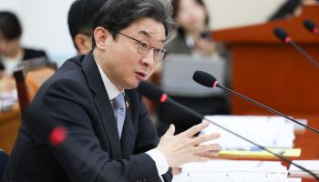 네이버·두나무 결합 우려에 금융위 "디지털자산법에 안전장치 검토"