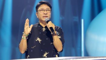 24명 동시 데뷔에 세계관까지… 이수만은 왜 ‘대형 신인’을 택했나