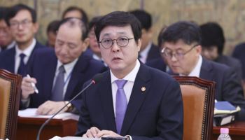‘패노메논’ 상표권 정부·민간 반반 새 계약…회의록 공개 놓고 국감 한때 파행