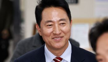 오세훈 항소심 무죄에 테마株 '들썩'…진양산업·화학 '상한가'[특징주]