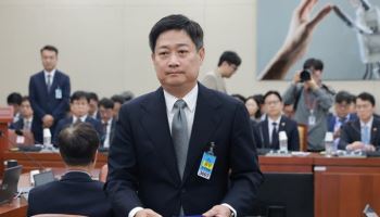 LG유플 대표 "해킹 은폐 확인시 책임"…위약금 면제엔 즉답 피해