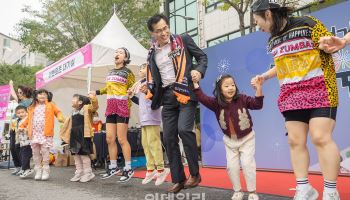 "교통정보 확인하세요"…주말 도심 곳곳 공사·행사·집회 이어져[사회in]