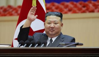 北 김정은, 1년 1개월만에 방중…신압록강대교 통해 단둥 도착