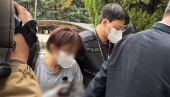 “새엄마라더니 친엄마를”…모습 드러낸 ‘친모 살해’ 40대