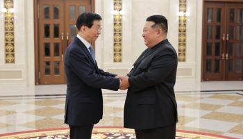 中 당일치기 한 김정은, "피로 맺어진 불패의 조중친선"