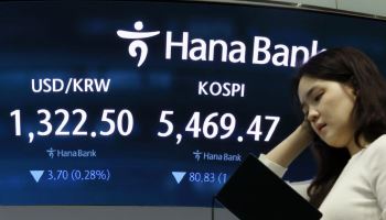 국장 급락에 ETF 1위 경쟁 다시 접전…개미는 美 ETF에 뭉칫돈