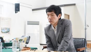 '바둑 전설' 이창호, 세계 프로기사 최초 2000승 금자탑