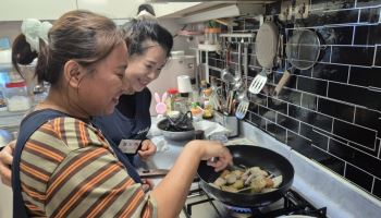 노인일자리로 이주배경가정에 '어르신 손맛' 전수한다
