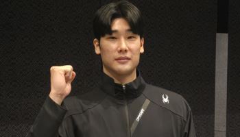 '전체 1순위 SK호크스행' 송제우 "친구 태관이 잘 막을 자신있죠"
